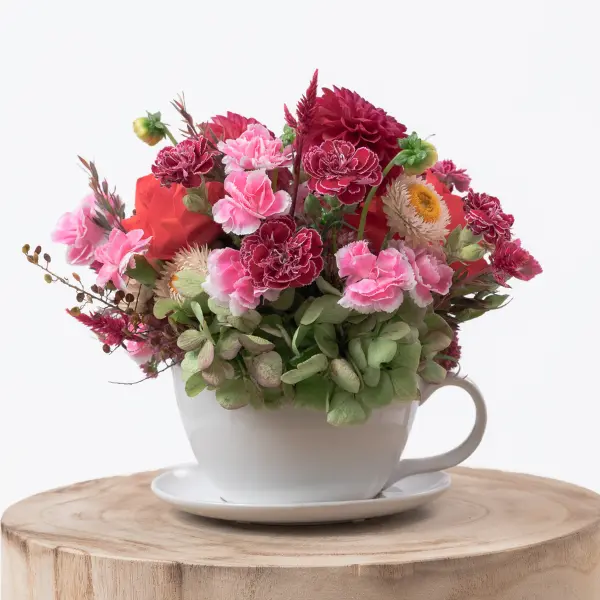 Mothers Day Flower Cup – Seasonal Blooms in Teacup